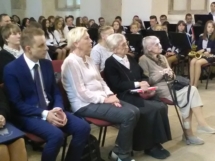 goście honorowi od prawej dr Wanda Półtawska, Kamila ycz, Barbara Oratowska