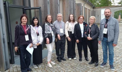 Ravensbruck Koncert ''Okruchy Pamięci'' wspólne zdjęcie