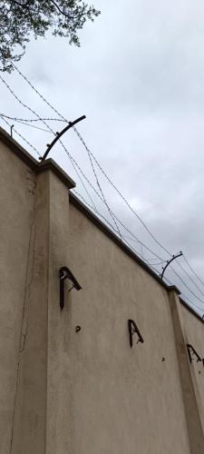 Ravensbruck mur obozowy